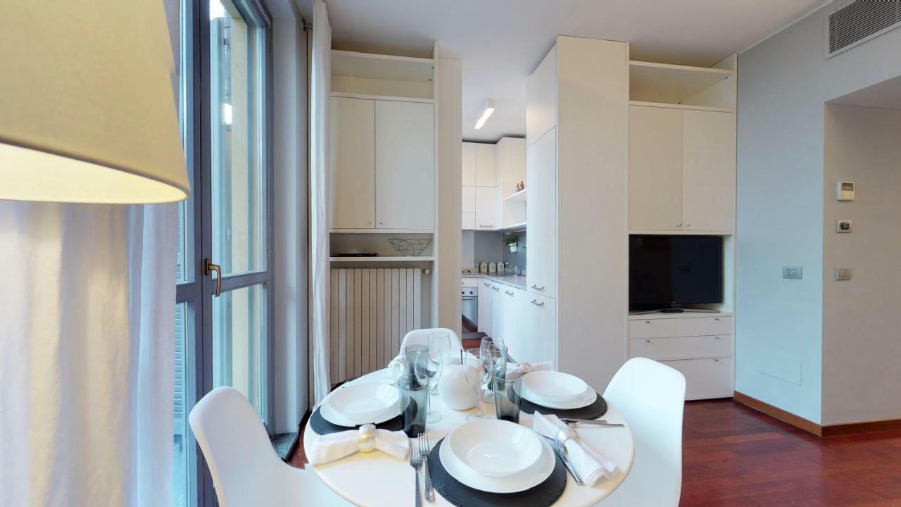 Design Apartment Near Duomo Square Milan Exterior photo