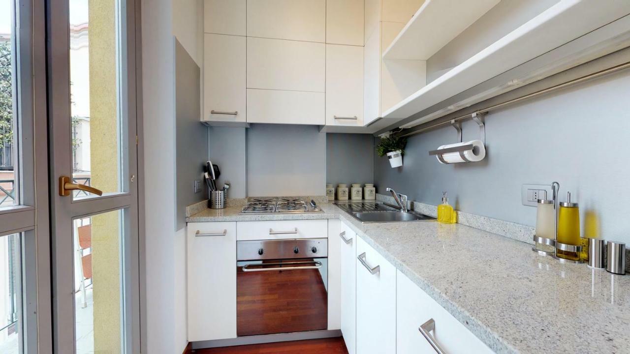 Design Apartment Near Duomo Square Milan Exterior photo